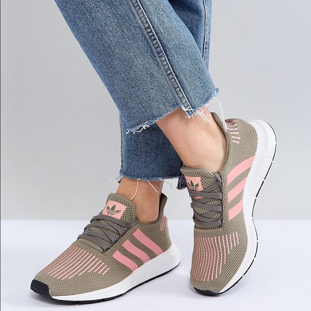 Adidas swift run sneakers olive gray pink
